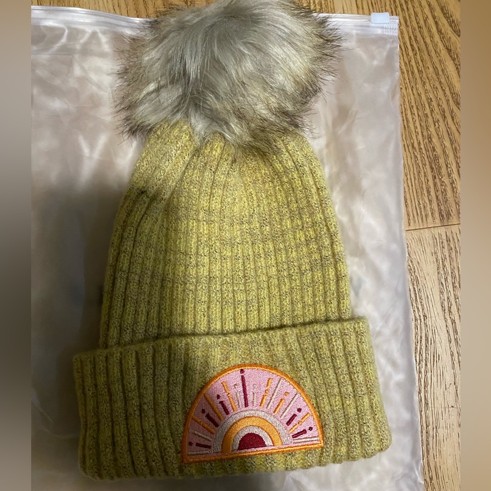 New In packaging Virgina Wolf Hat
